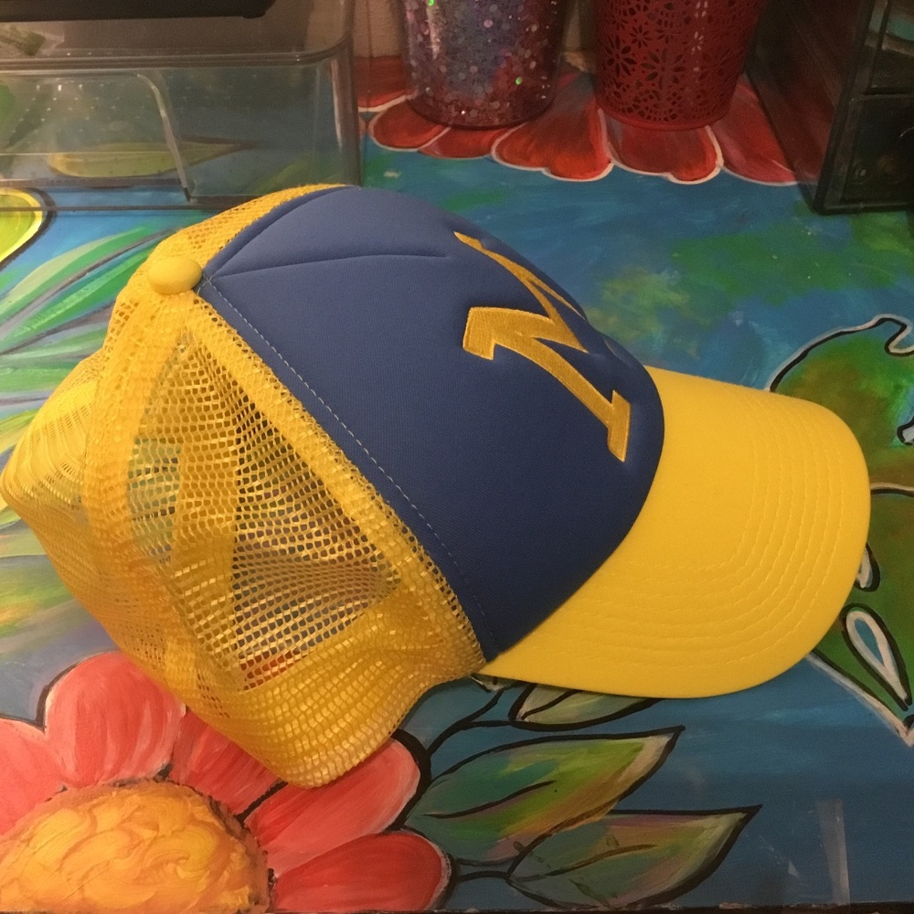 MILWAUKEE BREWERS BASEBALL HAT - Picture 3 of 4